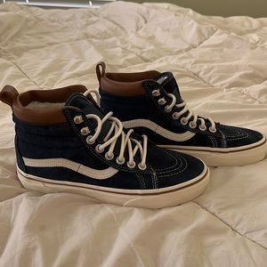 Navy Winter high top Vans